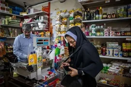 مسابقۀ نابرابر یارانه و تورم؛ کالابرگِ بقا چند روزِ ماه را پوشش می‌دهد؟