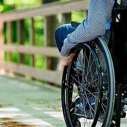 مناسب‌سازی شهر برای معلولان؛ از گزارش‌های کاغذی تا واقعیت پیاده‌روها