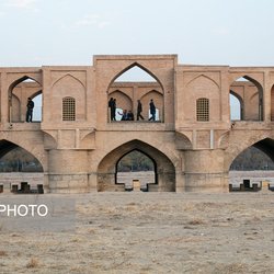 خشکی زاینده‌رود و ترک خوردن بناهای تاریخی