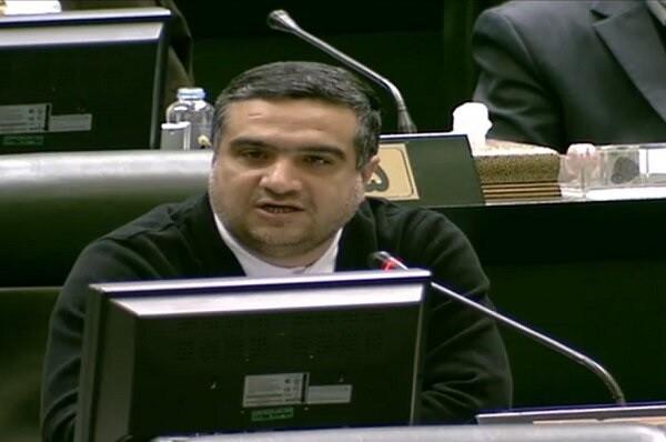 قدردانی کمیسیون بهداشت از نقش شستا در مدیریت بازار دارو