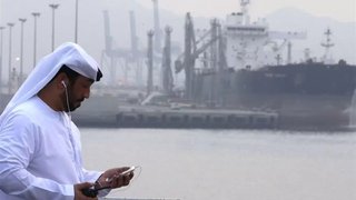 کاهش تولید نفت امارات به دلیل بسته شدن تنگه هرمز