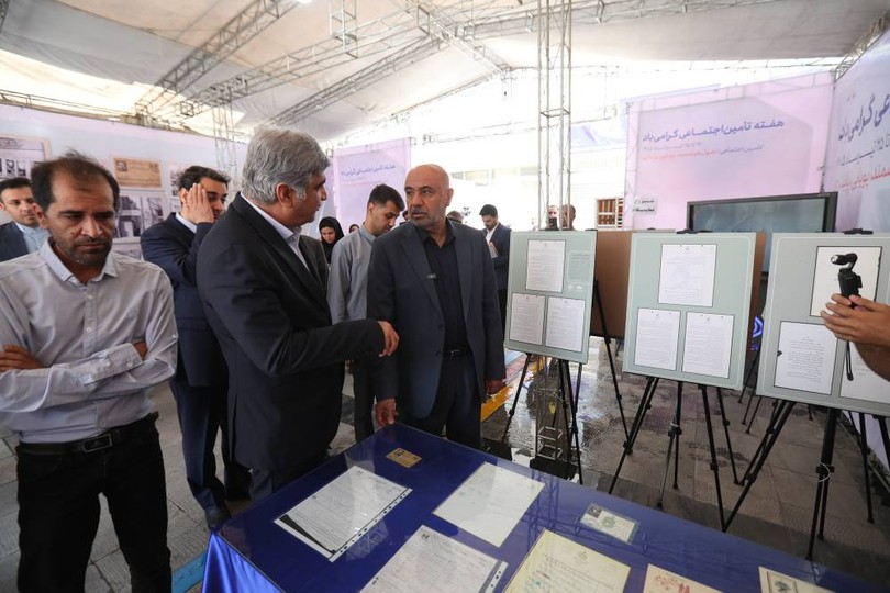 گزارش تصویری بازدید وزیرتعاون، کار و رفاه اجتماعی از نمایشگاه اسناد تأمین اجتماعی