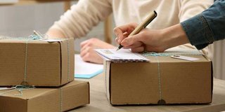 اقتصاد پلتفرمی در تلهٔ بی‌ثباتی؛ روزهایی که پستچی‌ها کمتر زنگ می‌زنند