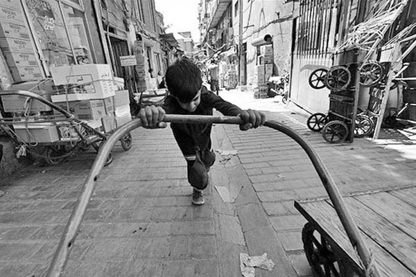 کودکان کار در تقاطع فقر و جنگ؛ نهادهای دولتی هنوز سردرگم‌اند