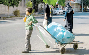 کودکی در شیفت کاری