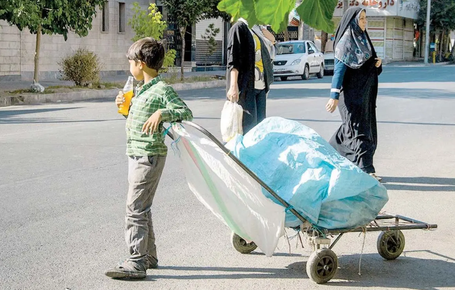 کودکی در شیفت کاری