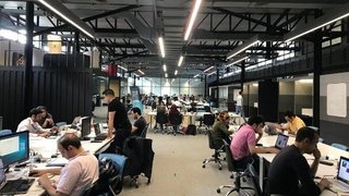 از برنامه‌نویسی تا کاشتن ناخن؛ تغییر مسیر نیروی کار اقتصاد دیجیتال در مشهد