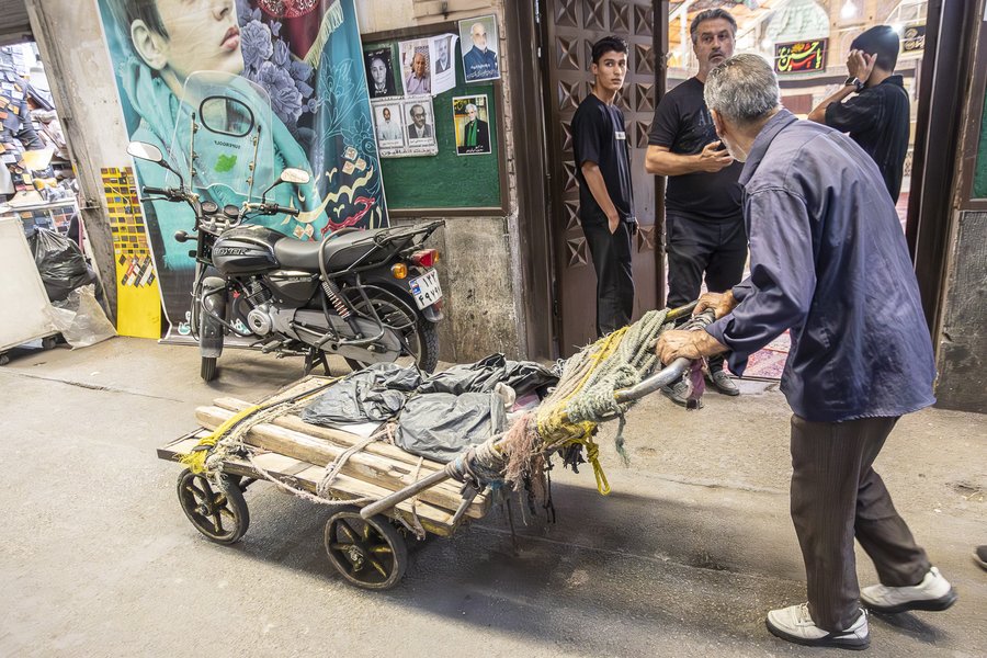 باربرهای بازار بزرگ تهران (7).jpg