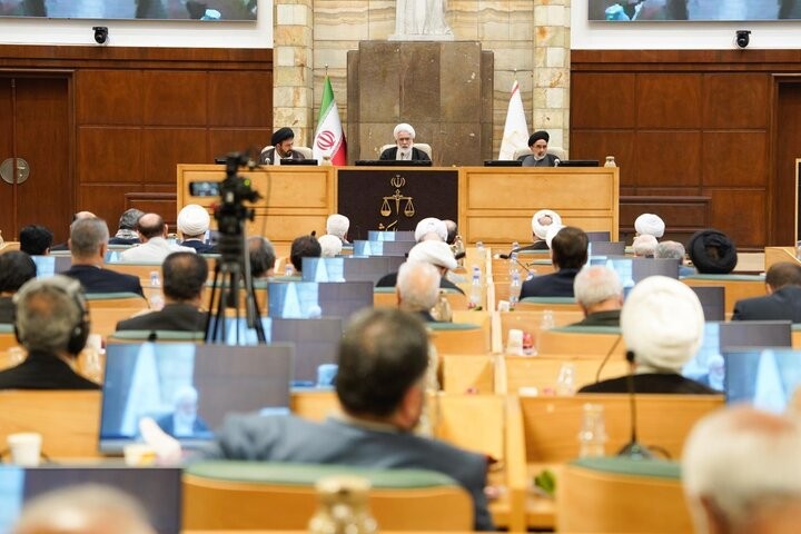 برخورد صادقانه با مردم یکی از جلوه‌­های تکریم ارباب رجوع است