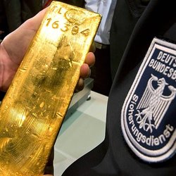 طلای جهانی در آستانه رکورد ۳۶۰۰ دلاری