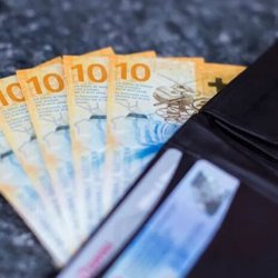 دستمزد واقعی سوئیسی‌ها در مسیر افزایش؛ تورم تهدید می‌کند