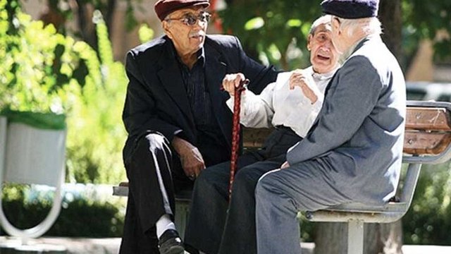 وزیر کار: معوقات بازنشستگان از امشب واریز می‌شود