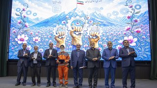 تجلیل از کارگران و گروه‌های کار نمونه سراسر کشور و تلاشگران خدمات شهری در جنگ رمضان