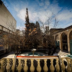 گشتی در عمارت تاریخی خاندان مقدم
