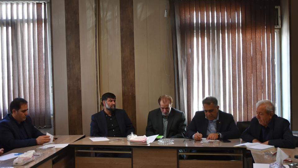 نشست هم‌اندیشی مدیران بیمه و درمان تامین‌اجتماعی همدان با کانون بازنشستگان