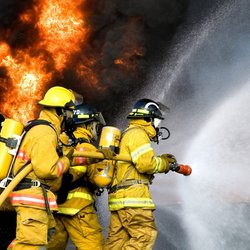 ۴۰۰ عملیات میان آوار و آتش