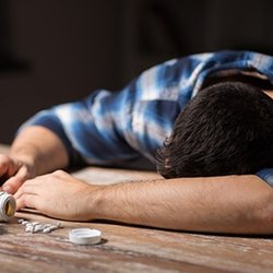 افزایش مسمومیت‌های الکلی و کاهش سن بیماران