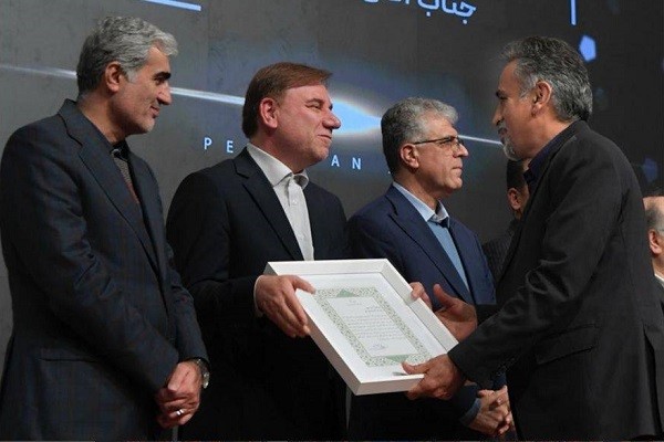 پتروشیمی خراسان برترین نوآوری محصول پتروفن ۱۴۰۴ شد