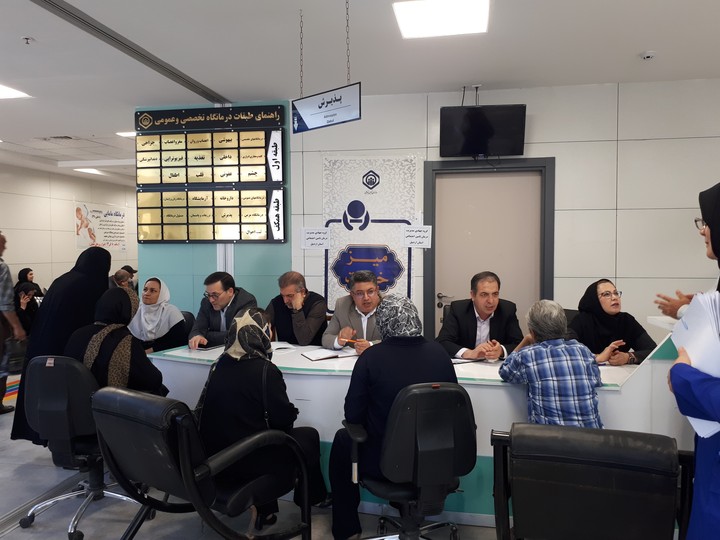 برپایی میز خدمت در بیمارستان سبلان اردبیل