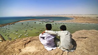 زندگی با آب شور و گران؛  بحران دسترسی به آب در چابهار و زاهدان