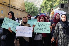 باورهای مردسالار، بحران اقتصادی و نبود قوانین حمایتی