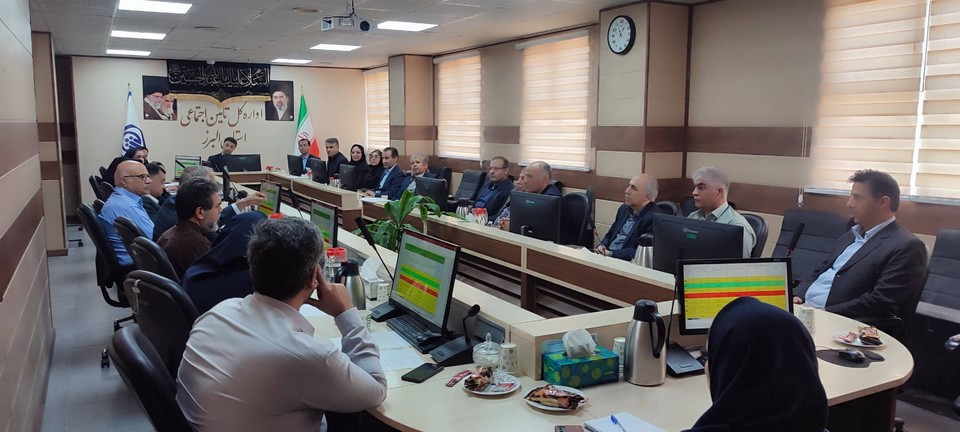 تأکید مدیرکل تأمین اجتماعی البرز بر تقویت نظارت و ارتقای خدمات کارگزاری‌ها