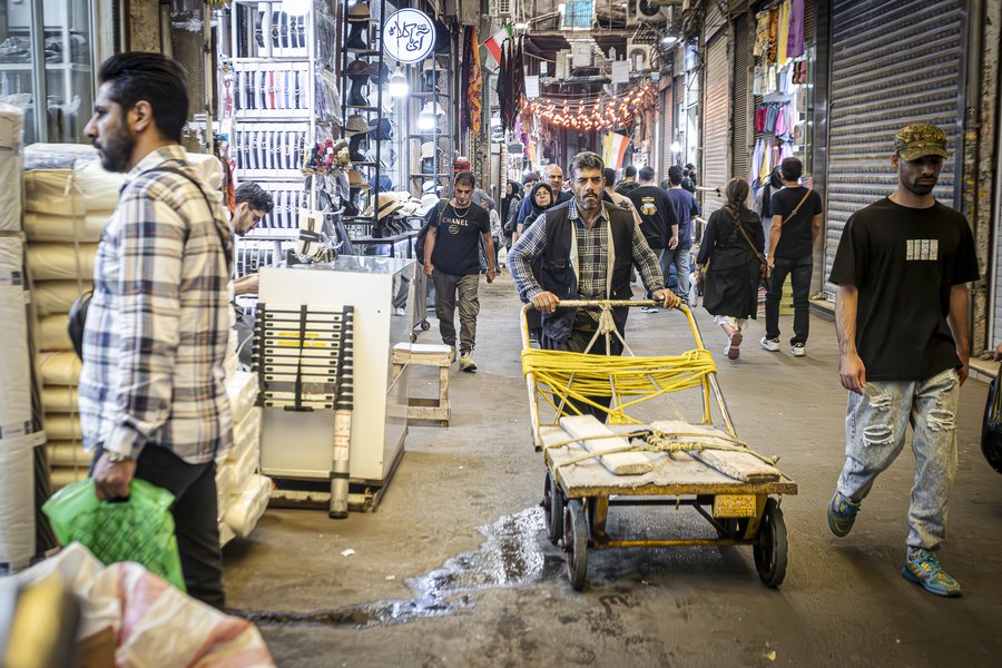 باربرهای بازار بزرگ تهران (1).jpg
