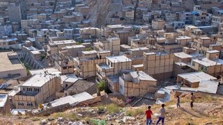 هشدار درباره موج تازه فقر شهری در تهران؛ از بیکاری تا بحران ۲۵ میلیون نفری بد‌مسکنی
