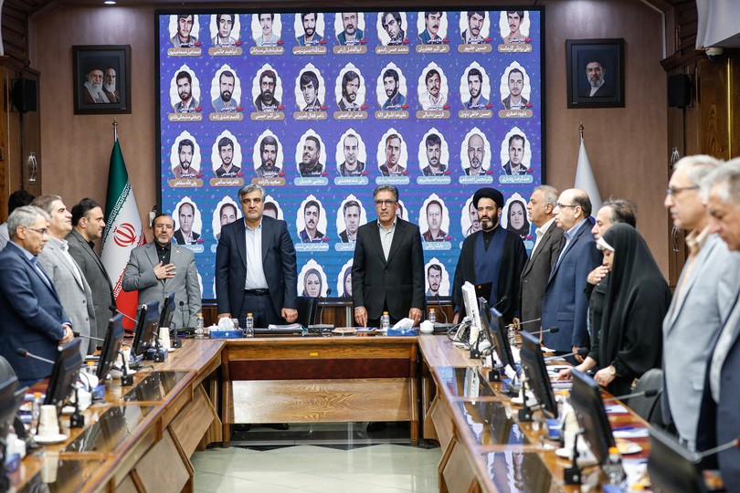گزارش تصویری از نشست مدیران  تأمین اجتماعی و اعضای کمیسیون صنایع و معادن مجلس