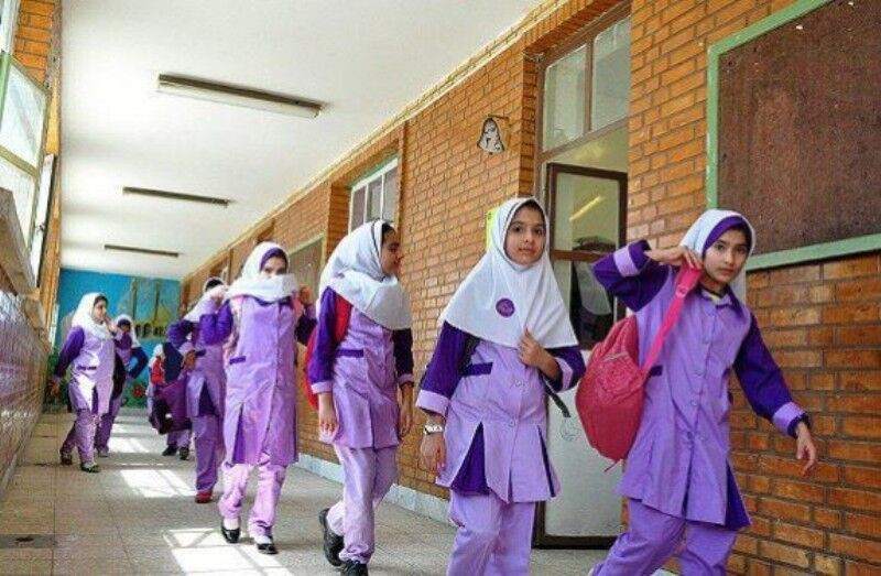 لباس فرم و سرویس مدارس؛ بار مالی سنگین بر دوش خانواده‌ها