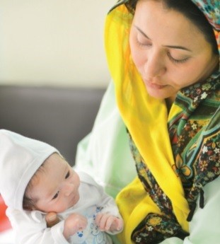 دربارۀ کمک‌هزینه و مرخصی بارداری و شیردهی چه باید بدانیم؟
