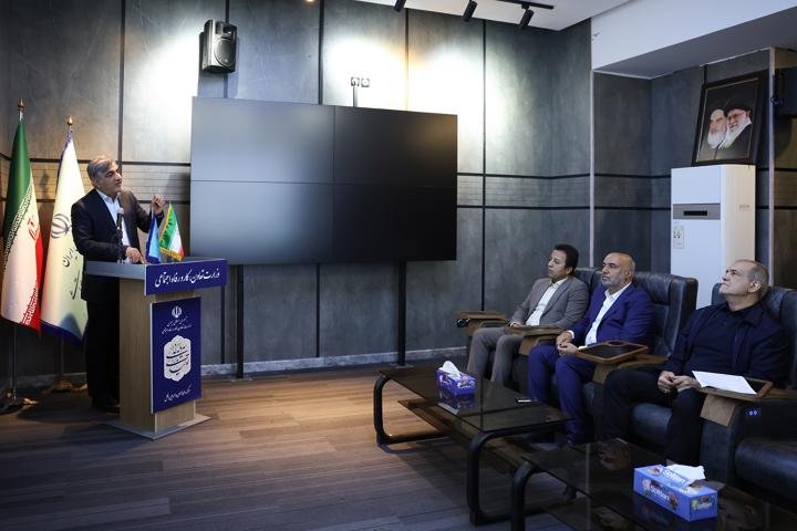 پزشکیان: اشتغال پایدار آسیب‌دیدگان جنگ جایگزین بیمه بیکاری شود