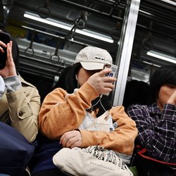 محدودیت استفاده از موبایل در یکی از شهرهای ژاپن