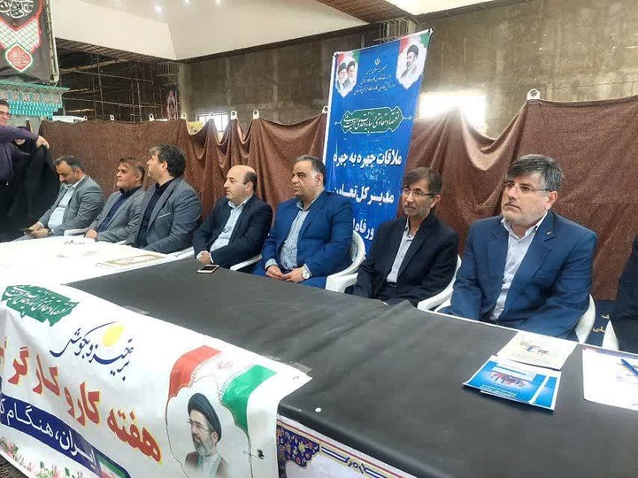 برپایی میز خدمت با حضور مدیر درمان تأمین‌اجتماعی خوزستان در مصلی نماز جمعه