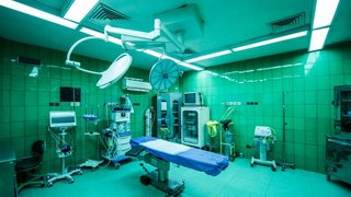 بلاگری در اتاق عمل؛ نظام پزشکی واکنش نشان داد