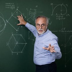اعتراض به تبعیض ۴۰۰ درصدی بین حقوق کارمندان و اساتید