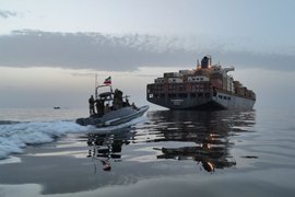 با بسته ماندن هرمز، صنعت جهان جایگزین دیگری ندارد