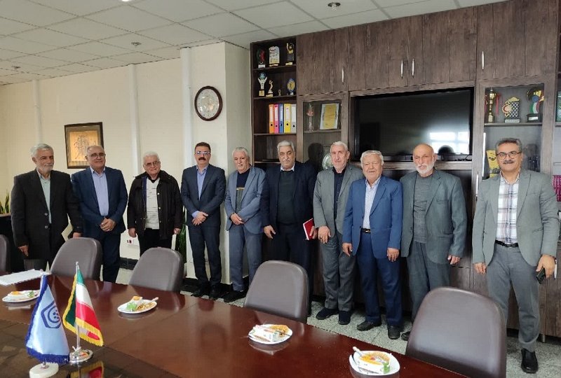 نشست هم‌اندیشی مدیر درمان تأمین‌اجتماعی سمنان با رؤسای کانون‌های بازنشستگی کارگری