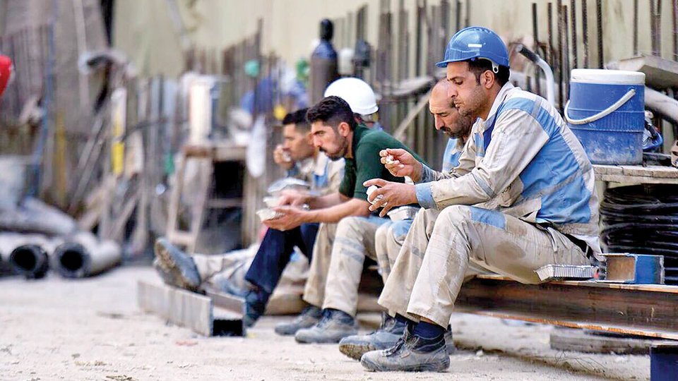 بازار محتاط کار پس از جنگ؛ قراردادها از همیشه کوتاه‌تر شدند