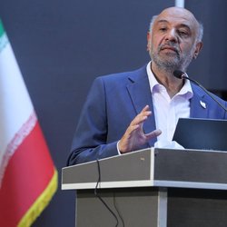 میدری در نشست با خبرنگاران: رسانه می‌تواند توهم قدرت مسئولان را از بین ببرد/  اگر دشمن صلح را پیشنهاد دهد، می‌پذیریم