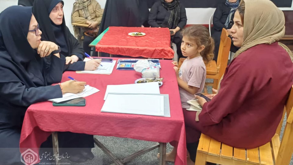 پاسخگویی کارشناسان تأمین‌اجتماعی گیلان به مسائل بیمه‌ای زنان