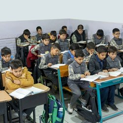 کلاس‌های ۴۰ نفره؛ مانع  کیفیت مطلوب آموزشی