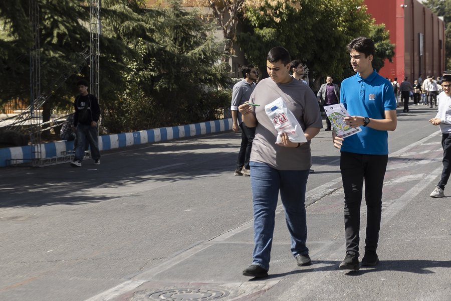 جوانان در الکامپ (2).jpg