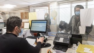 ساعات کار کارمندان کم نمی شود