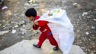 چهره فقر در ۲۳ سال؛ سقوط قله و فشار در دهک‌های پایین