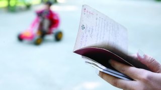 سرگردانی کودکان مادر ایرانی در راه مدرسه؛ قدرت سنگ‌اندازی‌ها بیشتر از قانون است