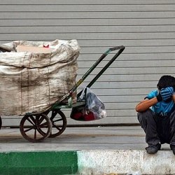 مسیرهای پنهان و آشکار ورود کودکان به بازار کار؛ از اجبار خانواده تا ناکارآمدی سیاست‌گذار