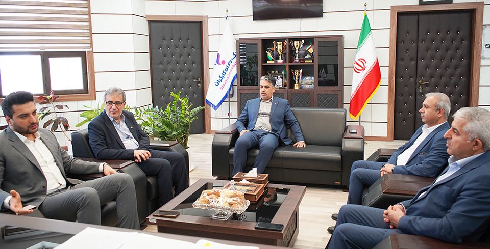 توسعه همکاری تأمین‌اجتماعی و بانک رفاه برای ارتقای خدمات بیمه‌شدگان بوشهر