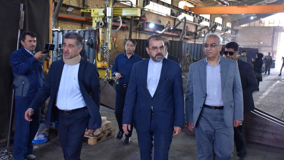 وضعیت کارگران سنو پارس زیر ذره‌بین مدیر تعاون یزد