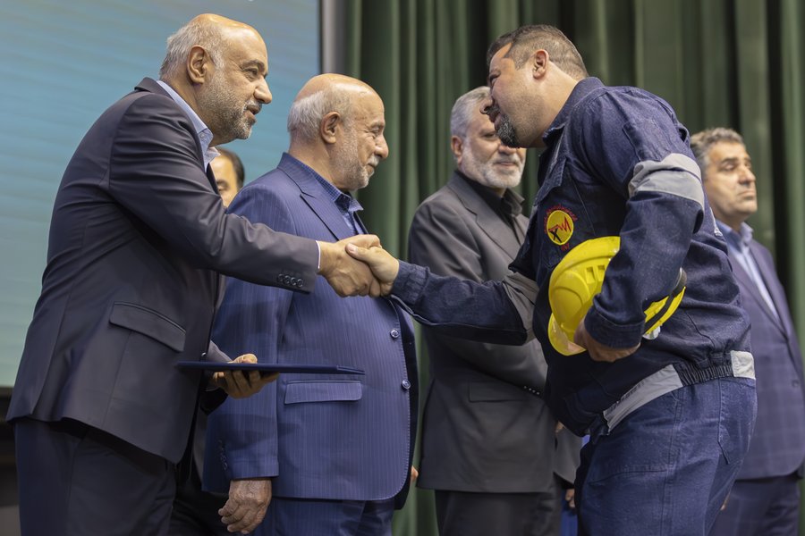 تجلیل از کارگران احمد میدری (22).JPG